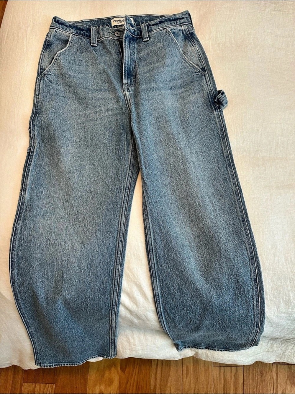 Abercrombie & Fitch The '90s Relaxed Jean High Rise Women's Blue Cargo Jeans